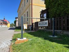 V Deštném v Orlických horách vznikají nová parkovací místa pro cyklisty