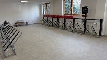 Město Klatovy má novou moderní kolárnu.