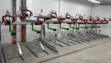 Dolní Morava_Kolárny_Apartmánové domy - Vista A, B, C_Dvoupatrové stojany na kola