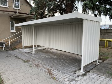 Jednostranný set přístřešků na kolo - VRANOV 10 + VRANOV 15 - žárově zinkovaný+RAL 9002 včetně zadních a bočních stěn z lakovaného trapézového plechu